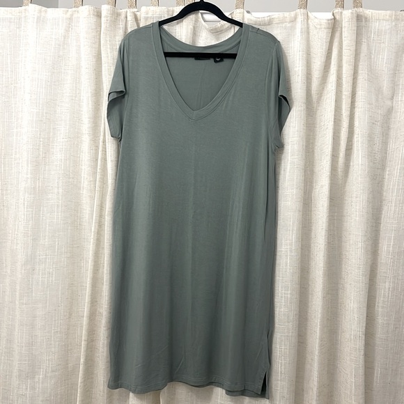 Tahari Dresses & Skirts - Tahari V-Neck T-Shirt Dress Sage Green size XL